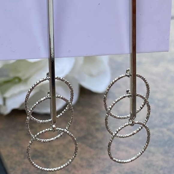 NWT KELLY & KATIE SILVER BAR DROP HOOP EARRINGS - Picture 8 of 9